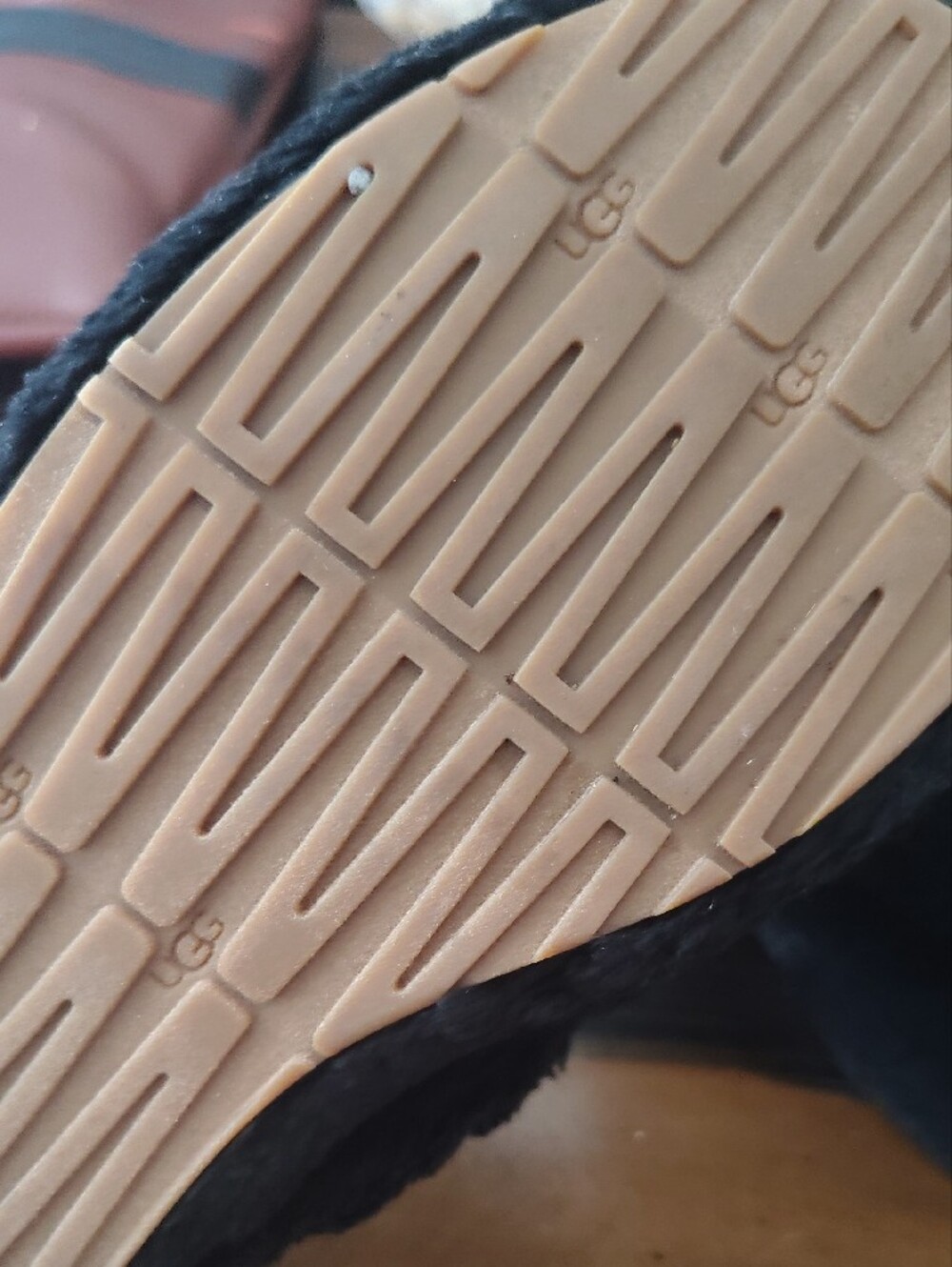 Slippers - Not Listed - Picture 3 of 3